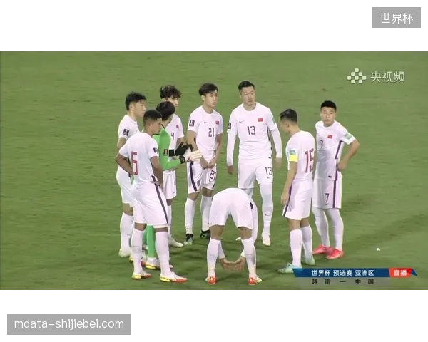 传统豪强意大利连续三届无缘世界杯，暴露出球队阵容换代与战术革新的严重问题